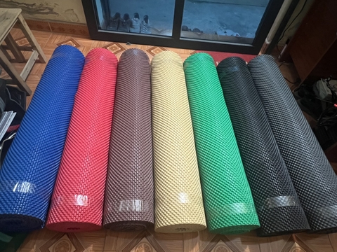 Thảm lót sàn cao su tổ ong 4 màu - Dài 9Mx Rộng 1.2M - Mẫu Cũ