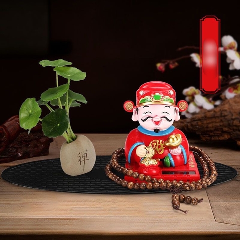 Ông Tượng Thần Tài Đỏ gật đầu bằng NLMT
