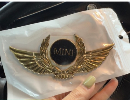 Đôi Cánh thiên Thần 3D có logo hãng