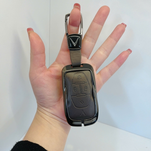 Ốp khoá kim loại 2 mặt da cao cấp xe ô tô Vinfast VF3 VF5 Limo Green VF6789+ Móc Ngắn