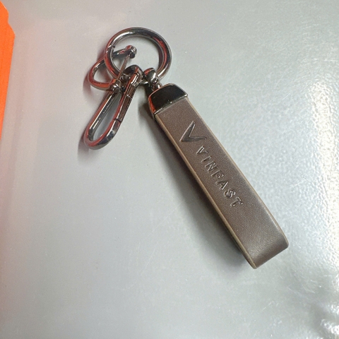 Ốp khoá kim loại 2 mặt da cao cấp xe ô tô Vinfast VF3 VF5 Limo Green VF6789+ Móc Ngắn