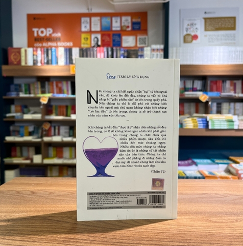 Thoát khỏi bẫy cảm xúc hay trò lừa đảo của tâm trí 89k