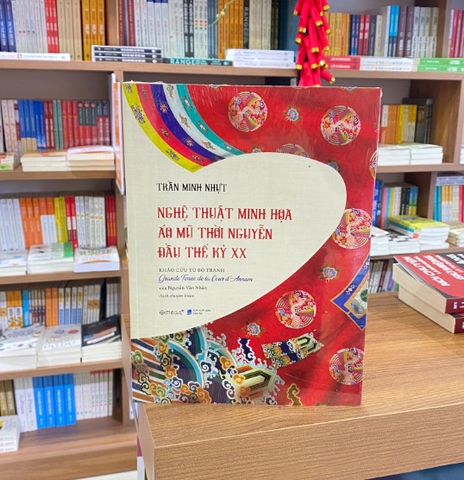 Nghệ thuật minh họa áo mũ thời Nguyễn đầu thế kỷ XX 435k