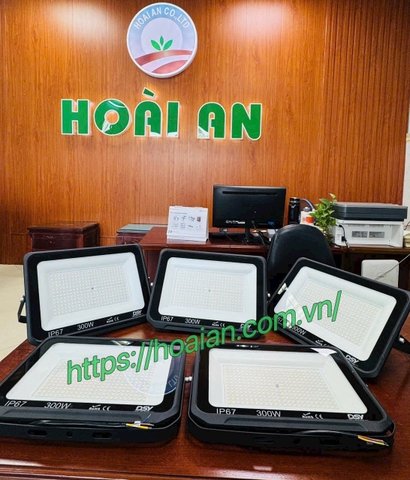 Đèn led Flood light TG128-300W
