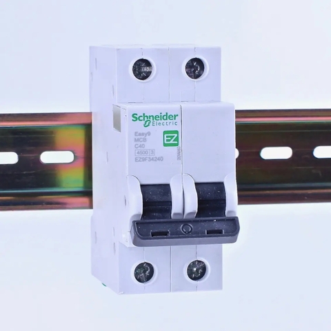 Aptomat Schneider MCB EZ9F34240