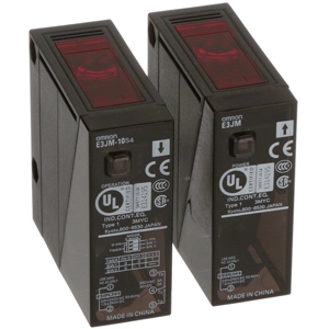 Cảm biến Omron E3JM-10M4-G-NN