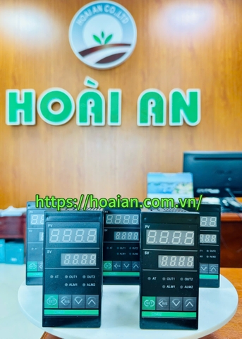 Đồng hồ nhiệt độ RKC CH402FK02