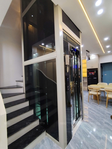 Chị Trang - Ngọc Thụy, Long Biên