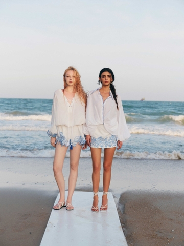 WHITE EMBROIDERED LINEN SKORTS