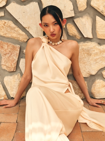 IVORY OFF - SHOULDER SILK TOP