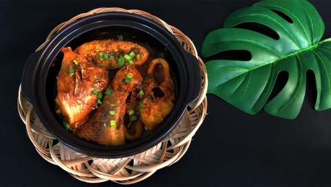 Học ngay công thức nấu cá diêu hồng kho tiêu đẹp mắt, thơm ngon