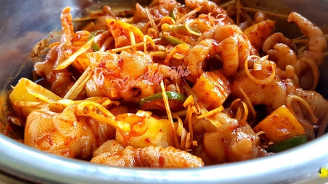 Chân Gà Sốt Thái Chua Cay Chuẩn Vị - Công Thức Đơn Giản Tại Nhà