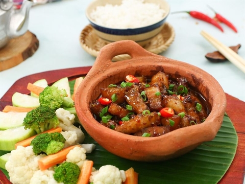 2 cách làm thịt kho mắm ruốc hấp dẫn, ngon cơm