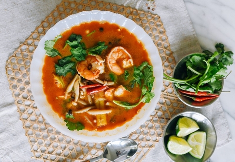 2 cách nấu tom yum chua cay chuẩn vị Thái Lan