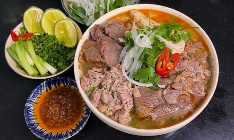 Cách nấu bún bò Huế đơn giản đến không ngờ