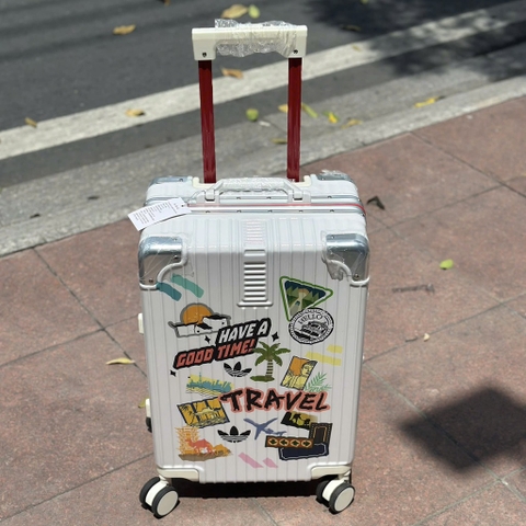 Vali Nike Tay Đỏ Size 22