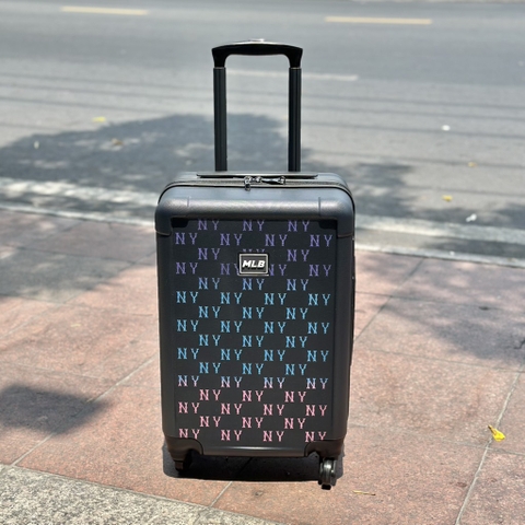 Vali MLB Black Monogram