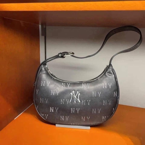 Túi MLB Monogram Hoodie Bag NY Black 3ABQMV65NGP001