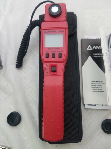 Máy đo cường độ ánh sáng Amprobe LM631A
