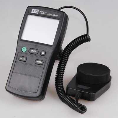 Máy đo cường độ ánh sáng TES1337