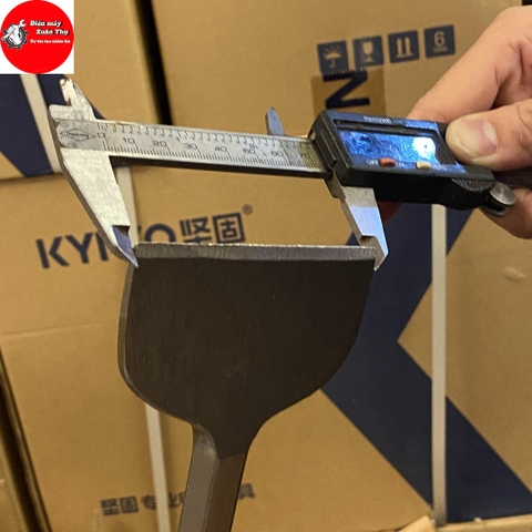 KYNKO 17*280*75 MŨI ĐỤC DẸT BÊ TÔNG CHẤT LƯỢNG CAO Ø17 DÀI 280MM NGANG 75MM CHẤT LIỆU THÉP 40Cr Chuôi SDS