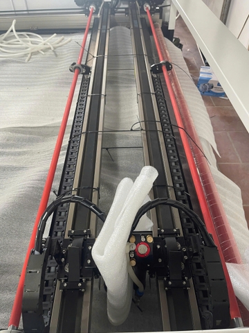 MÁY CẮT VẢI LASER 1825