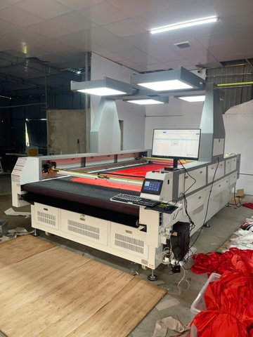 MÁY CẮT VẢI LASER 1827