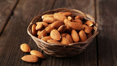 Lõi Hạnh Nhân Nguyên Hạt ( Hộp 500g )