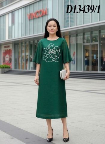 MCollection | Đầm Thường Ngày Phuom Suông Xốp Cát Dài Qua Gối Thuê D13439LW01