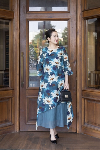 M COLLECTION | Váy Đầm Nữ Trung Niên Tặng Mẹ, Bà Suông Tơ 2 Lớp Cổ Tròn Tay Lỡ In Hoa D13247LW01