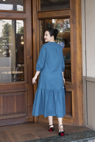 M COLLECTION | Váy Đầm Nữ Trung Niên Tặng Mẹ, Bà Suông Vải Linen Thêu Hoa Cổ Chữ V Tay Lỡ D13273LW01