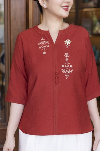 M COLLECTION | Áo Kiểu Nữ Trung Niên Tặng Mẹ Chất Vải Xô Tăm Thêu Hoa Đính Nút Tay Lỡ A12116LW01