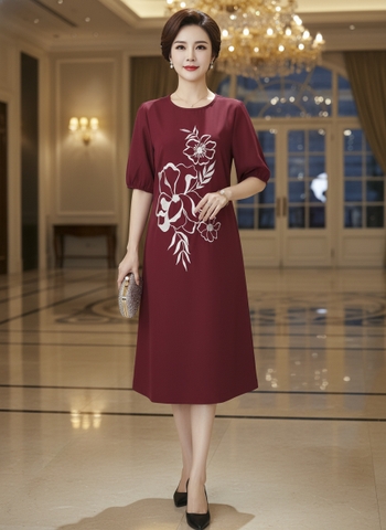 M COLLECTION | Váy Đầm Nữ Trung Niên Tặng Mẹ Cổ Tròn Vải Lụa Dày Thêu Hoa Tay Ngắn Sang Trọng D13361LW01