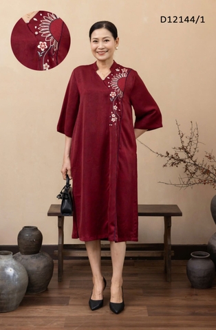 Đầm Tiệc Phom Suông Lụa Wash Qua Gối Thêu Họa Tiết - D12144/1
