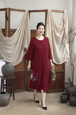 M COLLECTION | Đầm Thường Ngày Phuom Suong Lụa Dày Dài Qua Gối D13259LW01