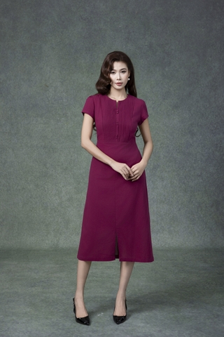 SWANLAKE | Váy Đầm Nữ Midi Cổ Chữ V Cài Nút Xếp Ly Vải Linen Tay Ngắn Thắt Eo Xẻ Tà Công Sở D13288LW01