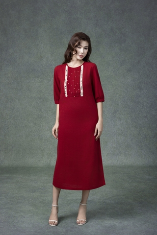 SWANLAKE | Váy Đầm Nữ Midi Suông Vải Linen Thêu Họa Tiết Cổ Tròn Tay Lỡ Có Túi Xẻ Tà Công Sở D13149LW01