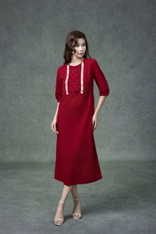 SWANLAKE | Váy Đầm Nữ Midi Suông Vải Linen Thêu Họa Tiết Cổ Tròn Tay Lỡ Có Túi Xẻ Tà Công Sở D13149LW01