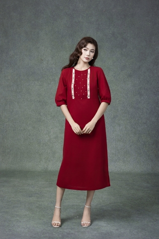 SWANLAKE | Váy Đầm Nữ Midi Suông Vải Linen Thêu Họa Tiết Cổ Tròn Tay Lỡ Có Túi Xẻ Tà Công Sở D13149LW01