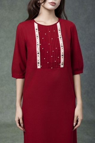 SWANLAKE | Váy Đầm Nữ Midi Suông Vải Linen Thêu Họa Tiết Cổ Tròn Tay Lỡ Có Túi Xẻ Tà Công Sở D13149LW01