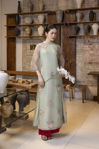 SWANLAKE | Áo Dài Cách Tân Nữ Phom Suông Tà Kép Cổ Trụ Chất Vải Tơ Ép Thêu Hoa Tay Lỡ L13254LW01