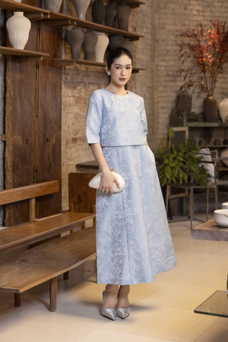 SWANLAKE | Váy Đầm Maxi Nữ Vải Gấm Hoa Tafta Cổ Tròn Tay Lỡ Có Túi Sang Trọng Đi Tiệc D13378LW01