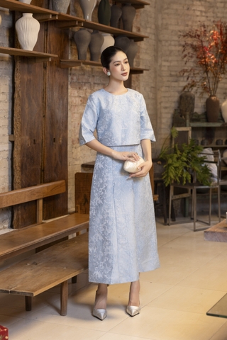 SWANLAKE | Váy Đầm Maxi Nữ Vải Gấm Hoa Tafta Cổ Tròn Tay Lỡ Có Túi Sang Trọng Đi Tiệc D13378LW01