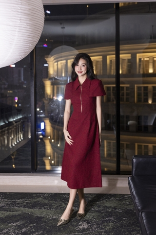 SWANLAKE | Váy Đầm Midi Nữ Chất Vải Dạ Cổ Sơ Mi Khóa Kéo Tay Ngắn Nhấn Eo Công Sở Đi Tiệc D13353MW01 Vải Nỉ