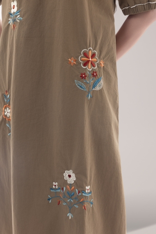 SWANLAKE | Váy Đầm Nữ Suông Vải Cotton Thêu Hoa Cổ Sơ Mi Tay Ngắn Phồng Công Sở Thanh Lịch D13077LW01