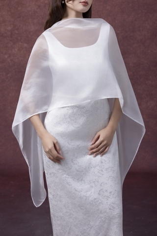 SWANLAKE | Váy Đầm Maxi Nữ Vải Lụa Gấm Phối Choàng Tơ Xẻ Tà Nhấn Eo Sát Nách Đi Tiệc D13329LW01