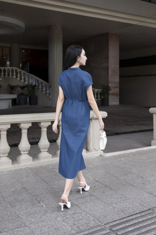 SWANLAKE | Váy Đầm Midi Nữ Sơ Mi Suông Trơn Denim Jean Wash Dây Thắt Eo Túi Hộp Ngực Công Sở D12906LW01