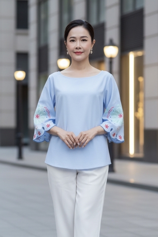 M COLLECTION | Áo Kiểu Nữ Trung Niên Tặng Mẹ Bà Cổ Tròn Tay Lỡ Vải Lụa Ý Thêu Hoa Cao Cấp A12866