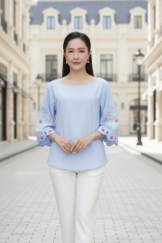 M COLLECTION | Áo Kiểu Nữ Trung Niên Tặng Mẹ Bà Cổ Tròn Tay Lỡ Vải Lụa Ý Thêu Hoa Cao Cấp A12866