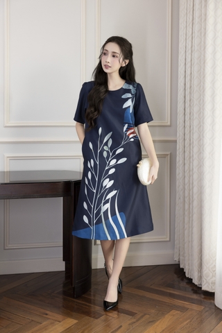 SWANLAKE | Váy Đầm Nữ Phom A Cổ Tròn Tay Ngắn Lụa Dày In Hoa Sang Trọng Đi Tiệc Công Sở D13067LW01